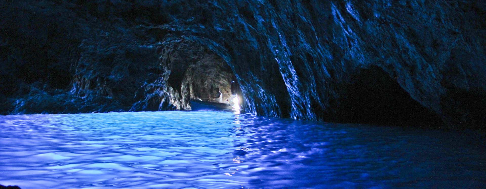 Blue-Grotto-Cave-in-Capri-Italy-2