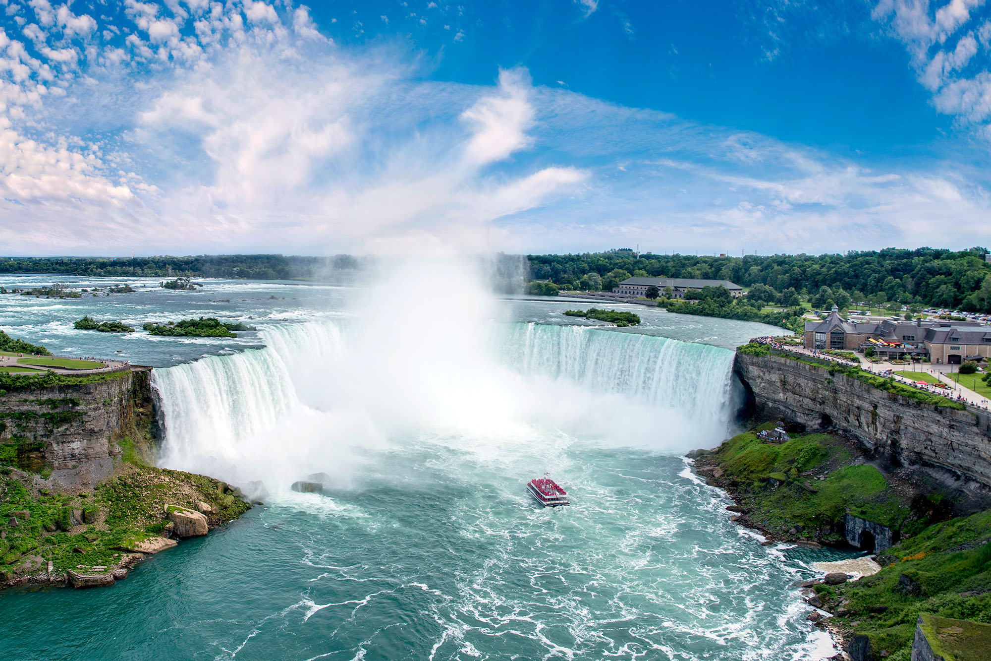 As one of the worlds most iconic destinations, Niagara Falls is an ideal setting for the biggest tourism trade show in Canada from May 26-29. Photo: Chris Futcher. (CNW Group/Canadian Tourism Commission)